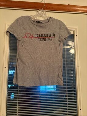 Grey’s Anatomy 'It's a Beautiful Day to Save Lives' Graphic Tee